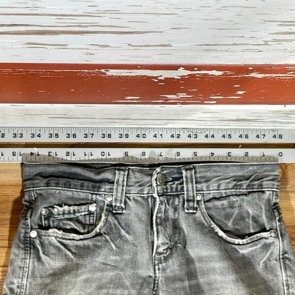 29w Y2K Levi’s 511 Hong‎ Kong Cutoffs - Picture 8 of 12